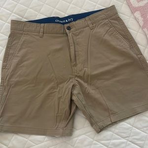 Mens khaki shorts - crown and ivy motion flex - size 36